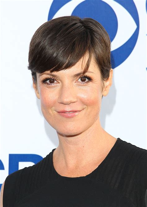 zoe mclellan photos.